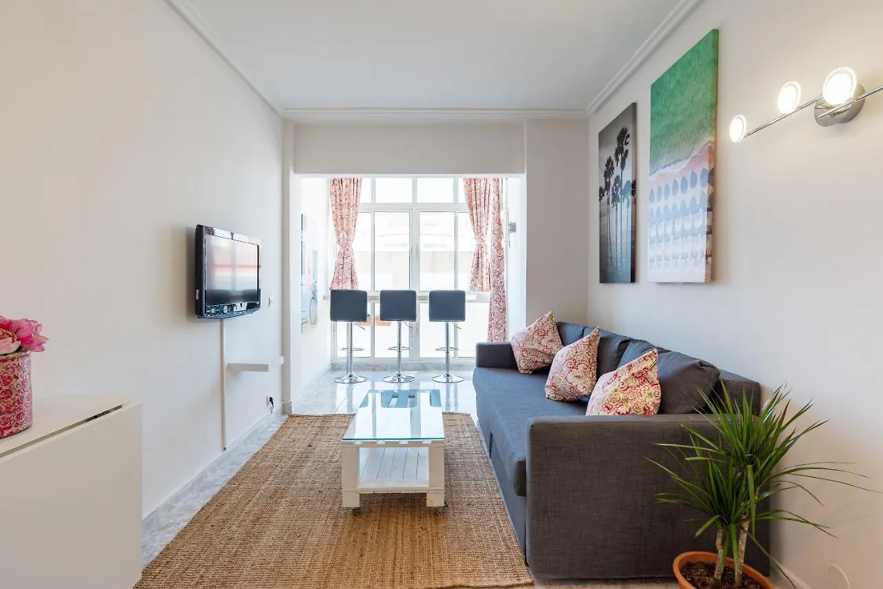 Apartment Steps Away From The Sand/ Malagueta Beach Malaga